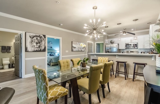Luxury 3 Bedroom 2 Bathroom Condo Overlooking The Lake!