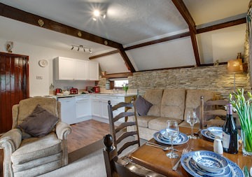 Rowan Cottage - Two Bedroom House, Sleeps 3
