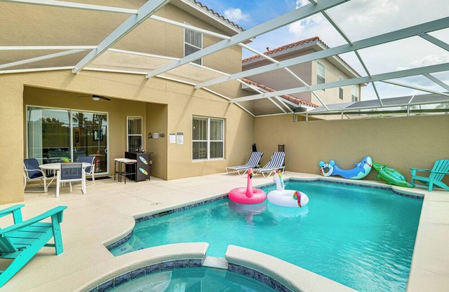 8 Mi to Disney! 'Paradise Found Villa' w/Games