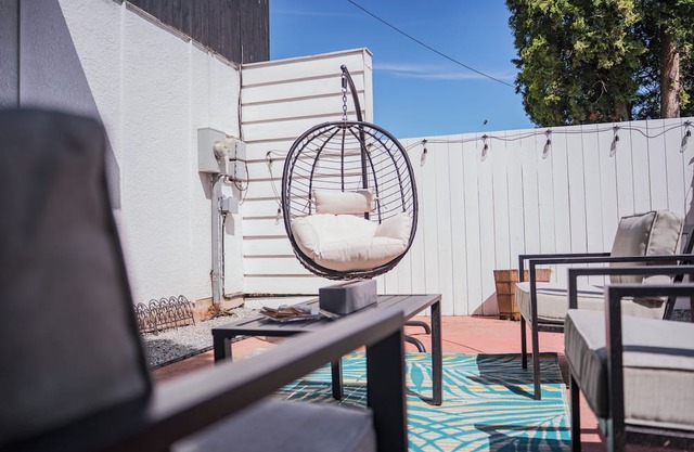 The Urban Nest – 2Bd | Central Stay Near Downtown