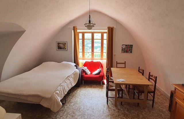 Apartment on the Banks of the Tarn