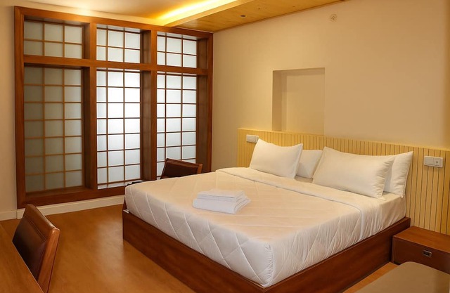 Brookfield—Unwind,reflect & rest at our homestay—central yet quiet by a brook.