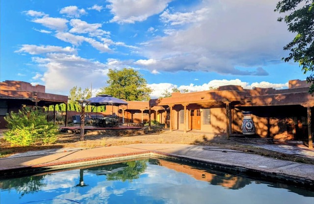 3BR 2.5Bath Villa in Corrales/Rio Rancho NM central AC/heat,LG pool,free parking