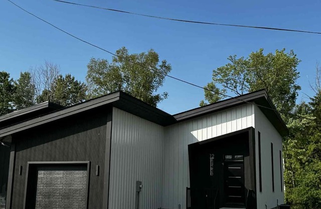 Beachwood Heights- close to the Beach and Blue Mountain