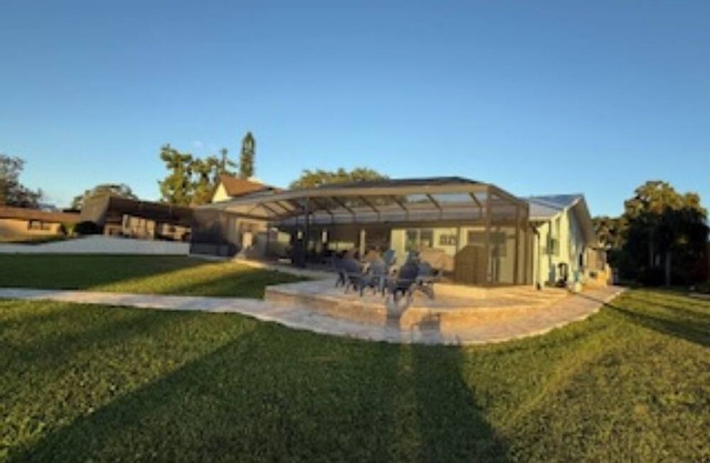 Beautiful, spacious, waterfront home with pool in Crystal River, Florida.