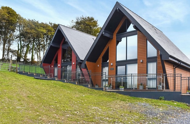 Briallen - Primrose - UKC7075