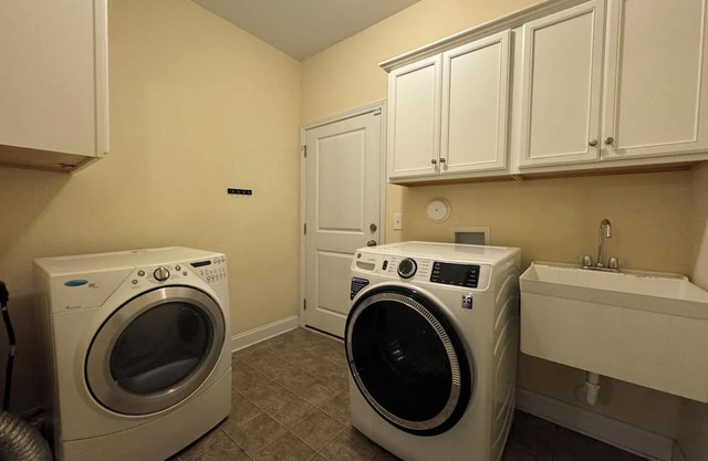 Colorful 3-bedroom home; located only 15 min from Wrightsville Beach & shopping.