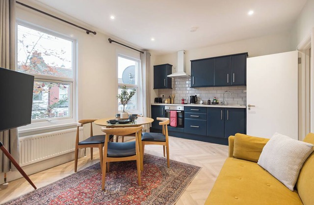 Sleek 2 Bedroom Flat in the Heart of North London