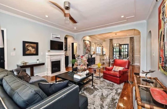 Luxe Myers Park 3 King Condos, 6BR | Private