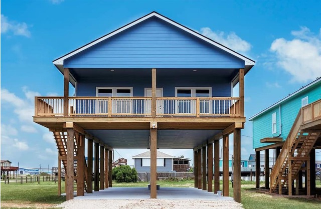 The Blue Heron! Sleeps 12- 1K/2Q/6T