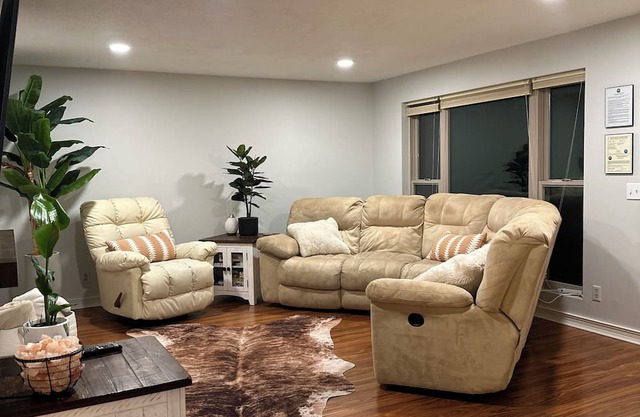 Tranquil 2-bedroom house with AC in Hood River
