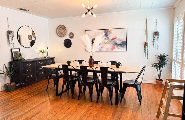 Charming 3-Bedroom Getaway | Sleeps 6 | Cozy