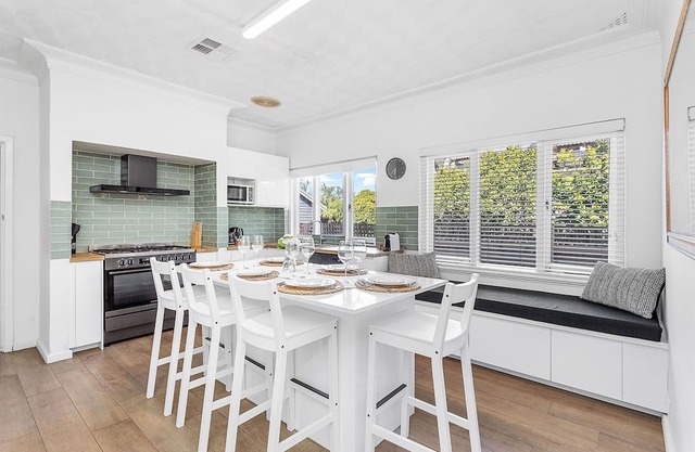 Family-friendly stay featuring spacious lawn