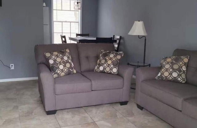 Charming 2-bedroom apartment in wonderful Eagle Pass with AC