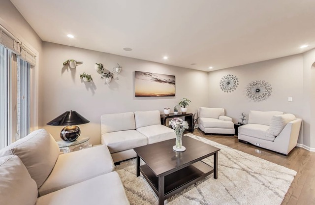 3-Bed Home by O'hare & Rosemont