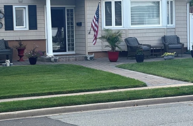 Stay Close to Ryder Cup: Cozy 3BR Home w/Backyard – 2 Miles to Bethpage