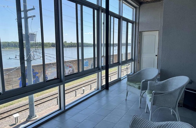 3-bedroom river view apartment in historic downtown Cape Girardeau