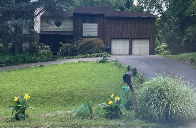Nice renovated 2-bedroom apartment with AC in Bethesda