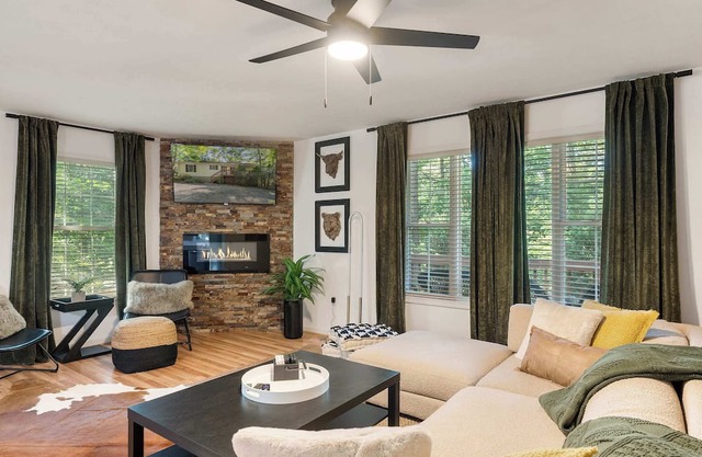Cozy Retreat w Hot Tub, Firepit & Grill near Bryce