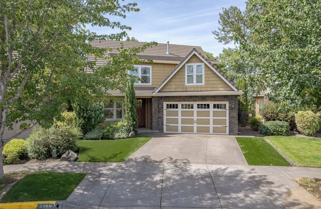Modern Upscale 3BR with Spacious King Suite