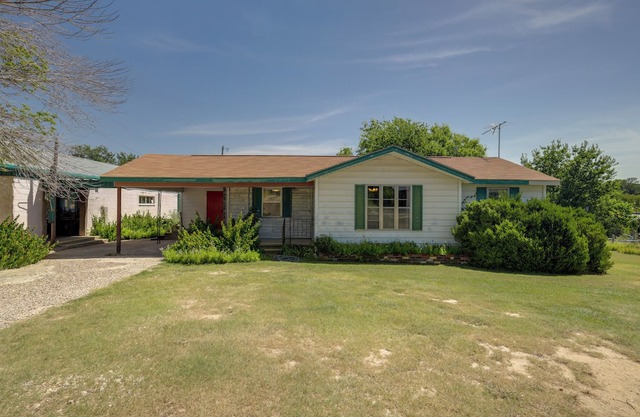 Relax By Lake, Hike From Your Door: Whitney Home