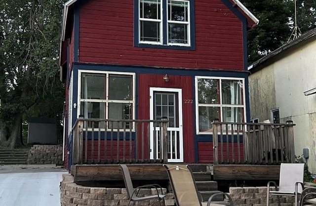 This charming house for six puts you at the heart of the action.