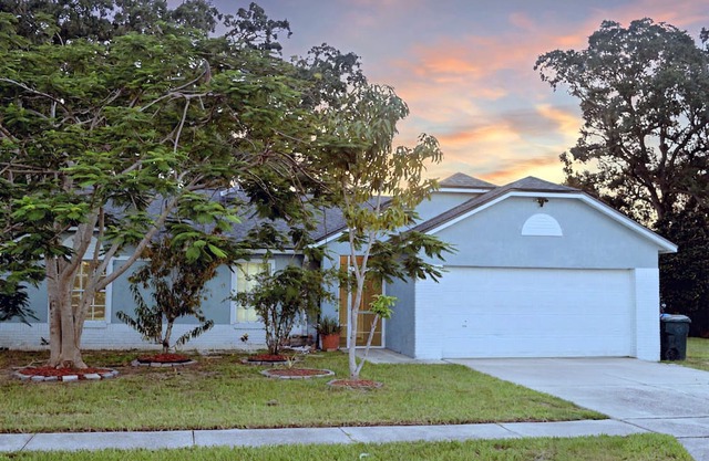 Private House-With Pool/Sleeps 8/Near Disney/Universal/Airport