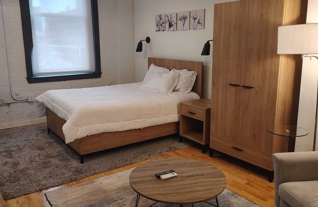Modern Private Furnished Studio Downtown Hartford