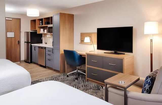 Tranquil Suite Ideal for Extended Stays Macomb Attractions - Pet Friendly!