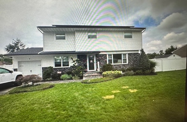 Ryder Cup House. Updated 4 BR home Located in Bethpage 1 mile from Golf course.
