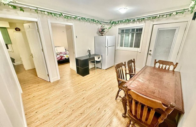 Entire Private Guest Suite, 2 parking spaces