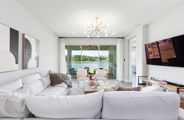 Stylish waterside retreat - springs nearby - pool and gym access - large groups