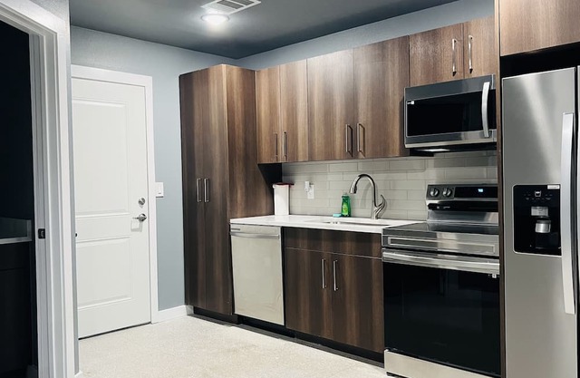 Downtown Historic 1 Bed 1 Bath Apartment Unit 202