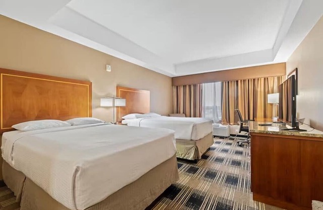 Serene Double Suite Sleeps 4 Prime Location