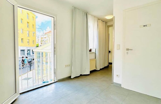 Lovely Room in Shared Apt 10 Min Walk to FAC Platz