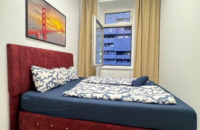 Comfortable Room Near FAC Platz – Just 10 Min Away