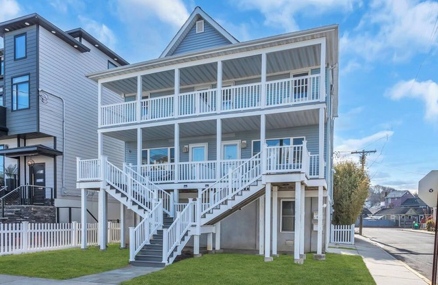 Tranquil Blue Coastal Charmer 2 or 4 bedroom Duplex in Highlands, NJ, WATERFRONT
