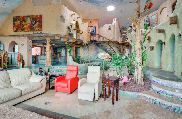 Taos Dome Home w/ Hot Tub, Fireplace + Mntn Views!
