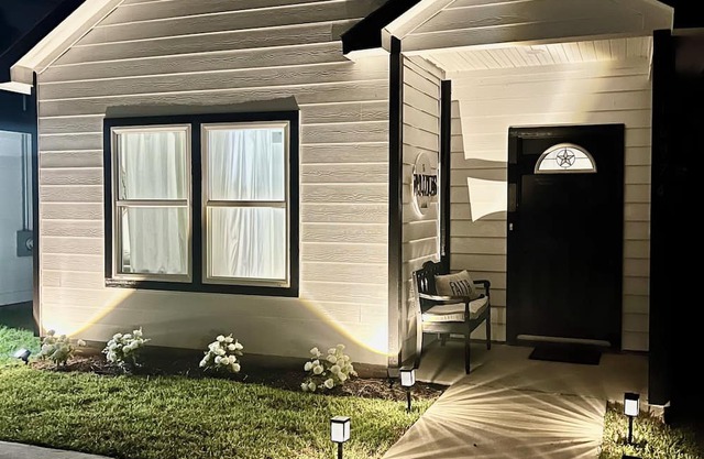 Charming 3-bedroom Home Close to the Lake
