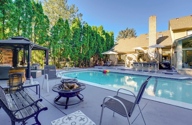 Indoor & Outdoor Entertainment! Luxe Michigan Home