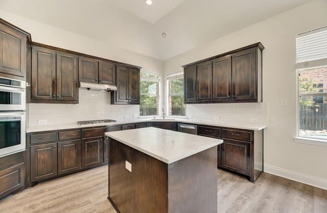 Marvelous 4-bedroom house with Large backyard and pool/SPA