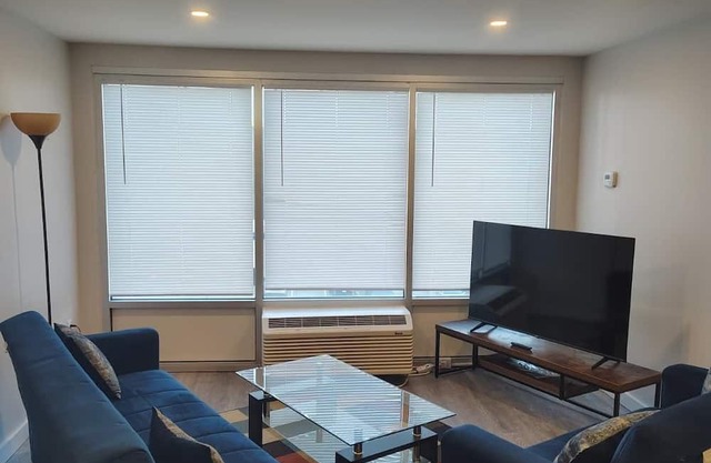 Fully Furnished Private 1-bed Boutique Building FREE UTILITIES/GYM/POOL