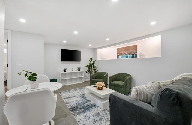 Baldwin Modern Heaven 2B 1BTH