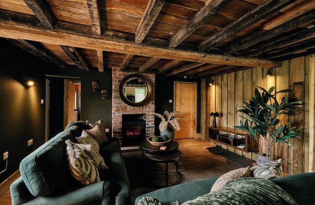 Landlords Cottage was once the village pub, now a characterful holiday retreat in the heart of Lower Withington, Cheshire.
