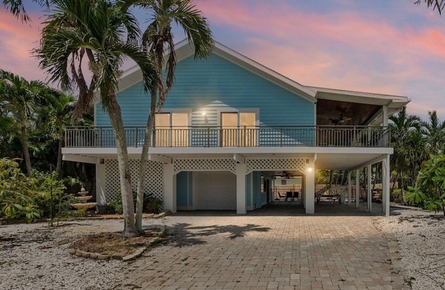 Peacock Place LBK - Gorgeous 3-bedroom house in Longboat Key