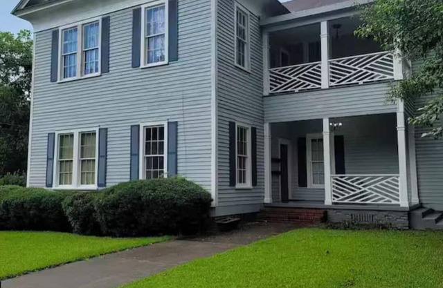Charming 1-bedroom apartment in fabulous Dublin, GA. Just minutes from Downtown.