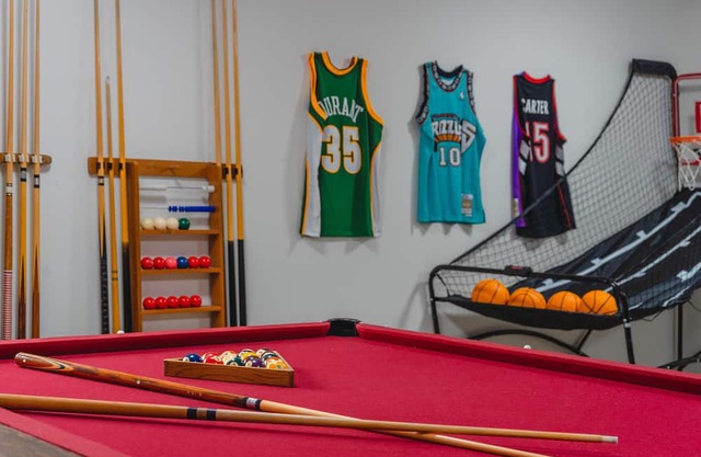 Play & Stay/Lake views/Pool Table
