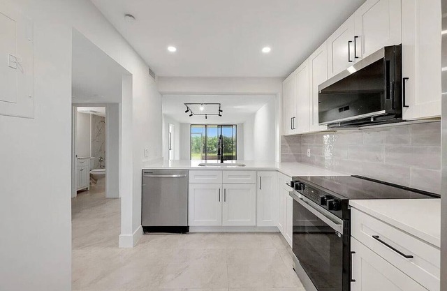 Beautiful BEACHFRONT in HUTCHINSON ISLAND, Fl. 2 Bed 2 Bath. TOTALLY RENOVATED.