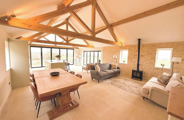 Cotswold Barn | 360° Views | Peaceful Escape