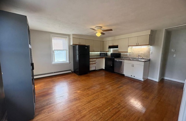 Fabulous building in North Attleborough Downtown - 2 bedrooms